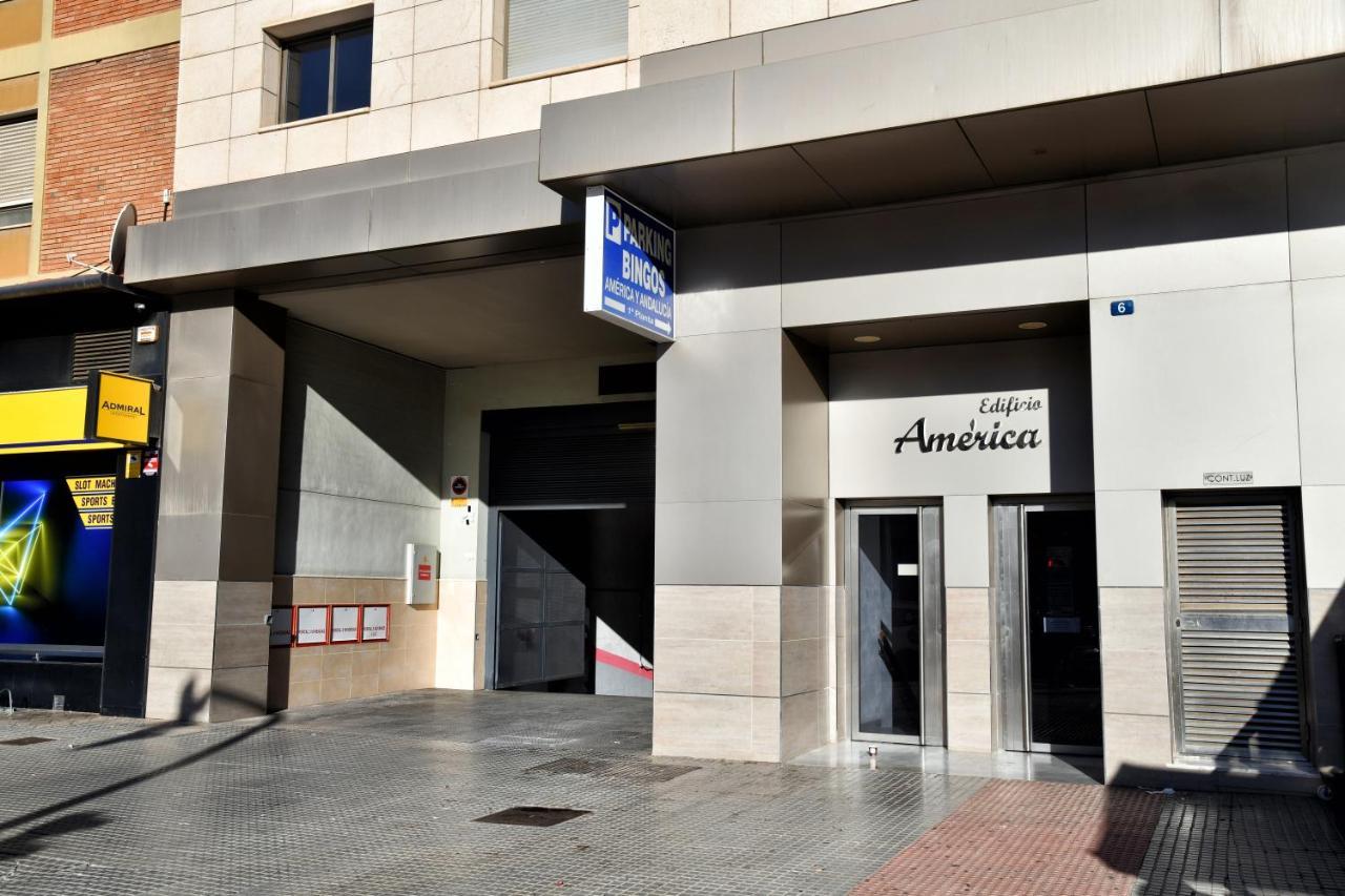 Wonderstays Apartamentos La Estacion Málaga Esterno foto